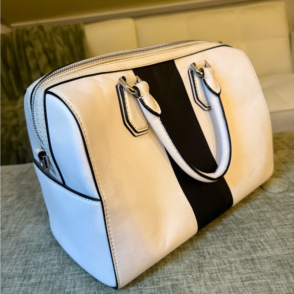 Michael Kors White and Black Women's Bag - Picture 4 of 8